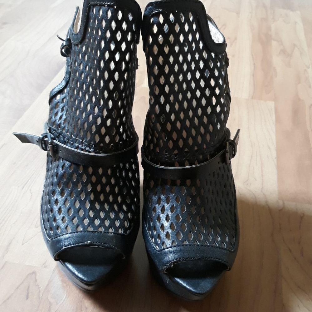 Shoedazzle Wedge Sandals